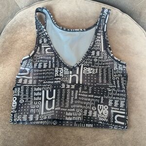 Can wear both ways, v neck or crew neck. Work out or day to day tank